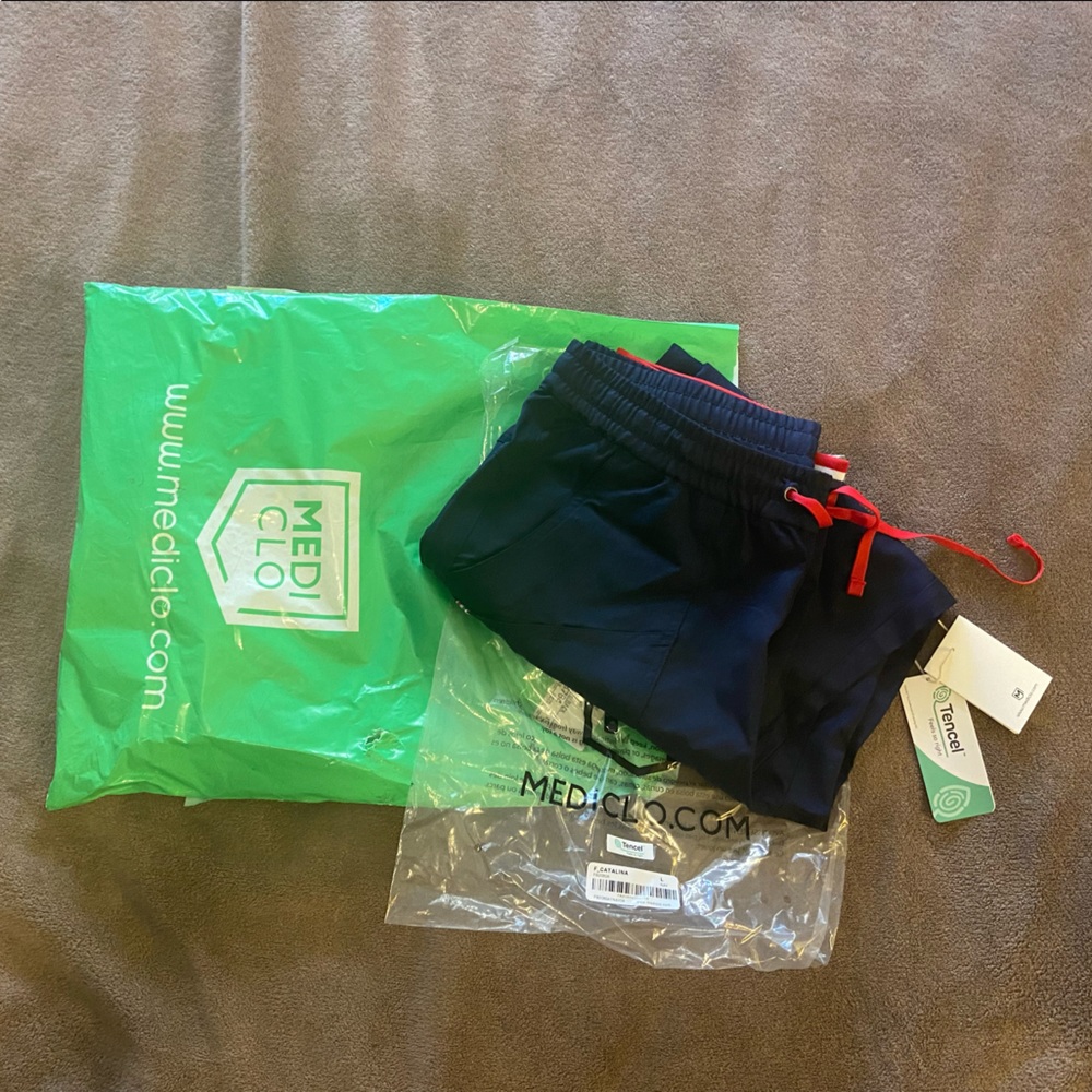 Brand NWT Mediclo Catalina jogger scrub pant